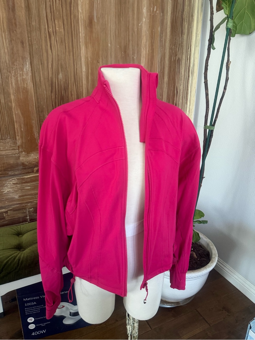 Lululemon Women’s Hot Pink Zip-Up Jacket. New with tags.